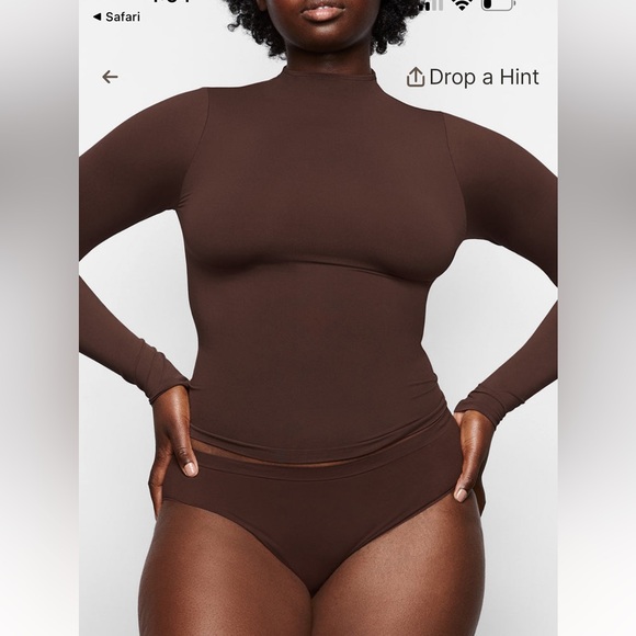 SKIMS Tops - SKIMS NWT Soft Smoothing Turtleneck - Cocoa